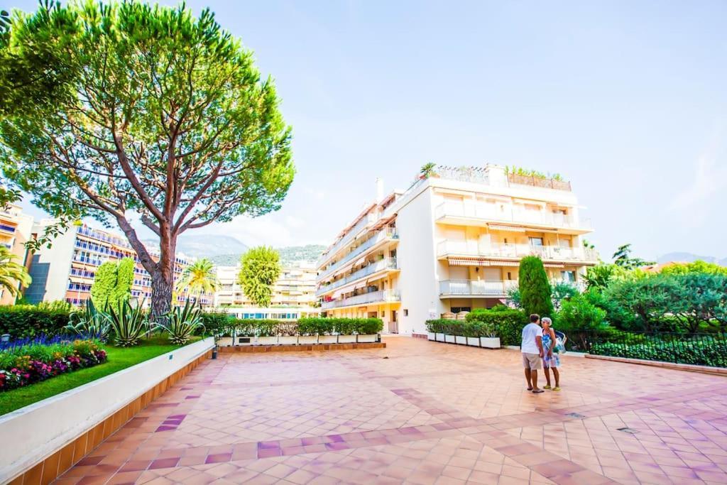 French Riviera: Seafront Apt & Pool Near Monaco Roquebrune-Cap-Martin Luaran gambar