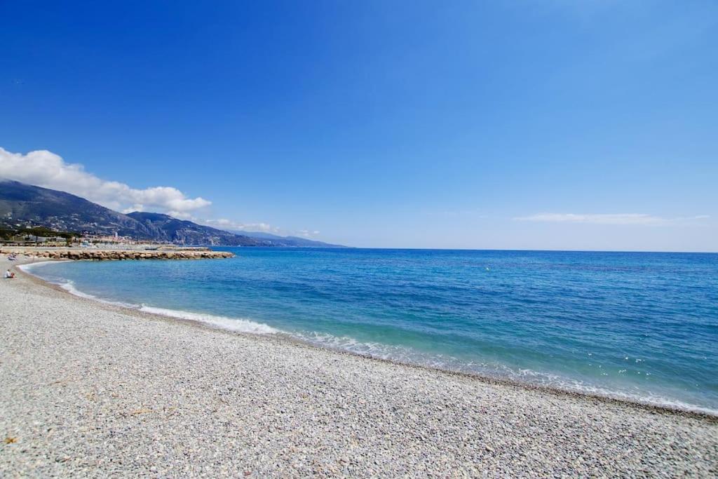 French Riviera: Seafront Apt & Pool Near Monaco Roquebrune-Cap-Martin Luaran gambar